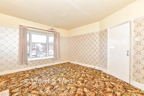 3 bed property, in Coniston Avenue, £245,000