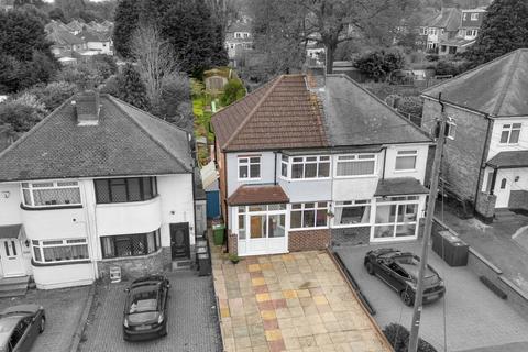 3 bed property, in 100 Castle Lane, £335,000