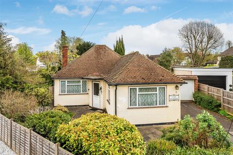 3 bed property, in Richbell Close, £575,000