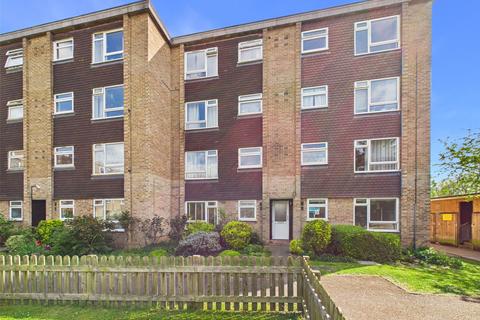 1 bed property, in Stourton Avenue, £190,000