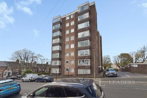 2 bed property, in Belle Vue Gardens, £275,000