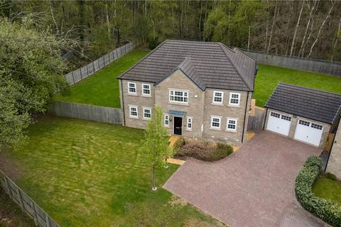 5 bed property, in Patch Wood View, £875,000