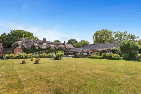 5 bed property, in Orton-On-The-Hill, £2,100,000