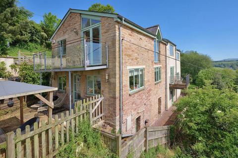 3 bed property, in Linton, £410,000