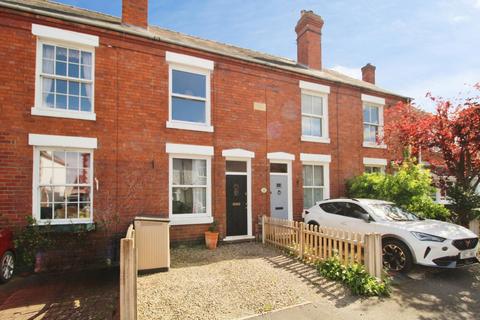 2 bed property, in Vine Street, £220,000
