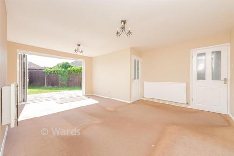 2 bed property, in Willow Walk, £380,000
