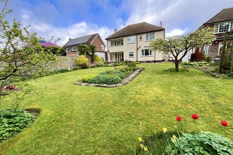 3 bed property, in Littledown Avenue, £650,000