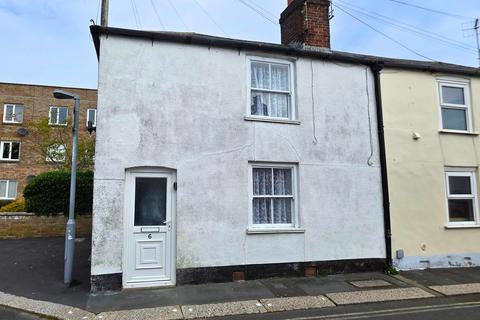 1 bed property, in Alexandra Road, £183,000
