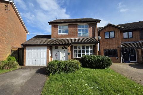 3 bed property, in Wodhams Drive, £349,950
