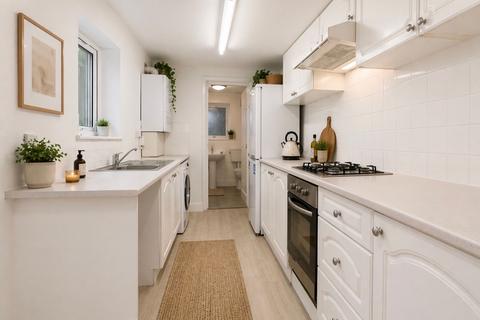 3 bed property, in Oriel Road, £850,000