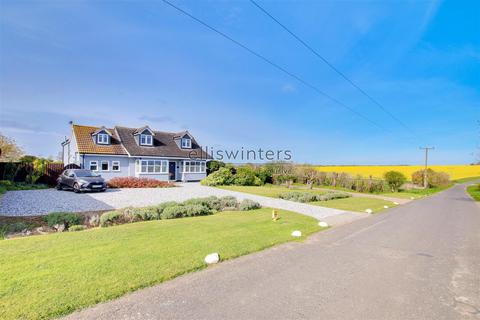 4 bed property, in Wiggin Hill, £900,000