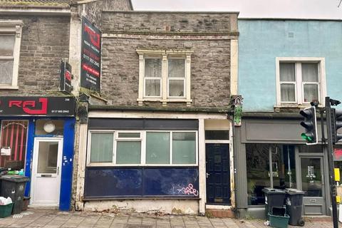 1 bed property, in Church Road, £145,000
