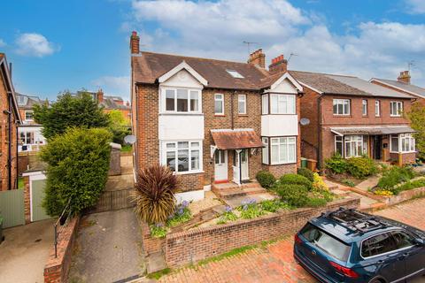 3 bed property, in Southwood Avenue, £550,000