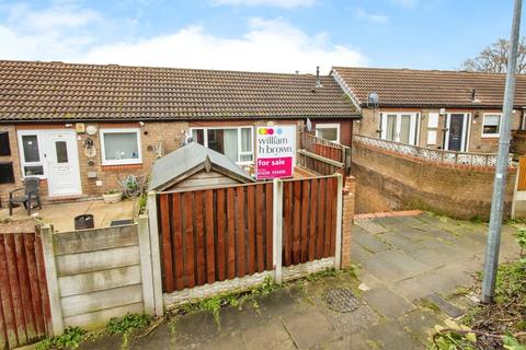 2 bed property, in Barnabas Walk, £80,000