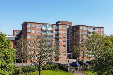 3 bed property, in Lord Street, £130,000