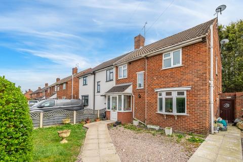 3 bed property, in Moore Road, £225,000