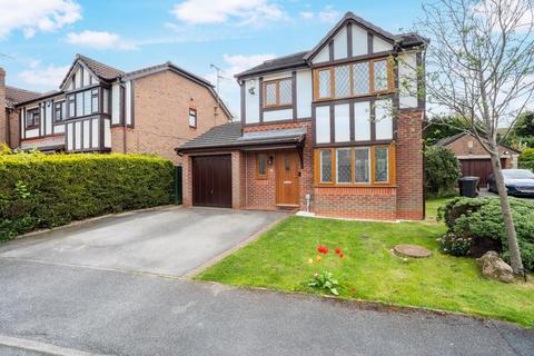 3 bed property, in Wike Ridge Avenue, £575,000