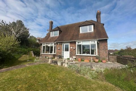 3 bed property, in Geneva Road, £525,000