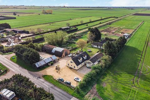 7 bed property, in Hillrow Causeway, £950,000