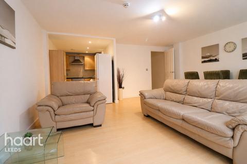 2 bed property, in Concord Street, £145,000