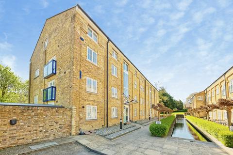 3 bed property, in Mill Race, £300,000