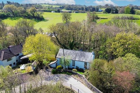 4 bed property, in Chapel House, £525,000