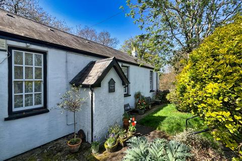 4 bed property, in Chapel House, £525,000