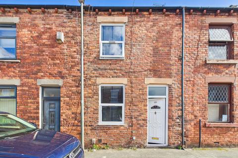 2 bed property, in Albert Street, £120,000