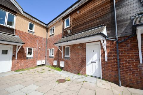 2 bed property, in Wellington Place, £50,000