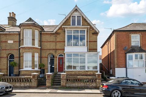 2 bed property, in Gosport Street, £290,000