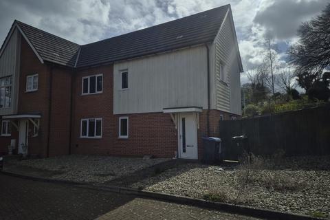 3 bed property, in 14 Elysium Park Close, £220,000