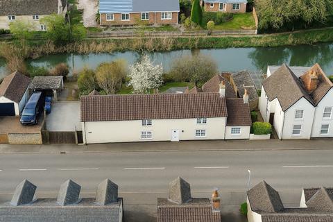 3 bed property, in Bridge Street, £525,000