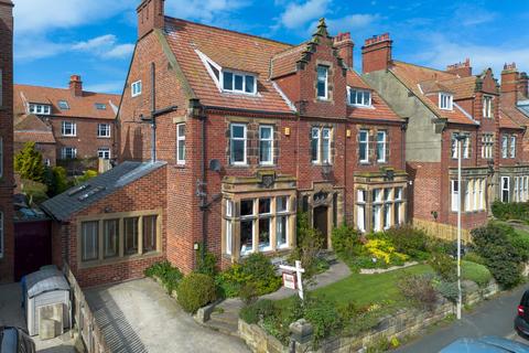 8 bed property, in Leeside, £745,000