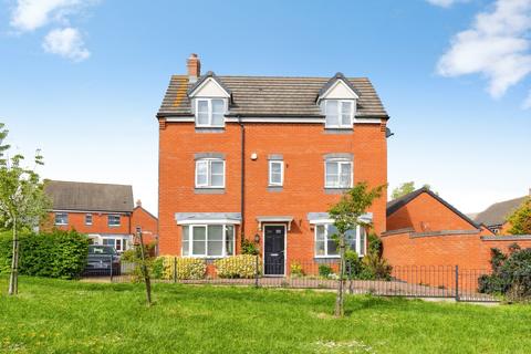 4 bed property, in Pasture Drive, £415,000