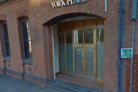 1 bed property, in York Place, £105,000