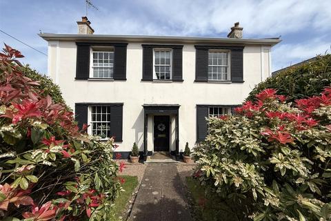 4 bed property, in Budleigh Salterton, £875,000