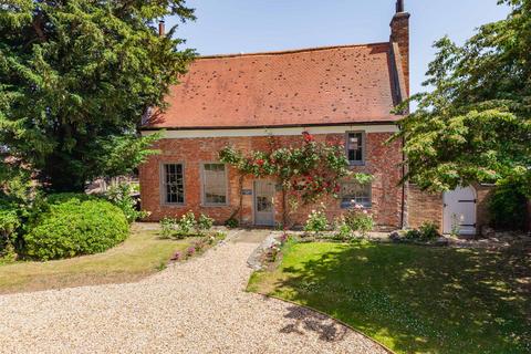 6 bed property, in Flawborough, £1,500,000