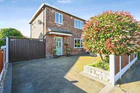 3 bed property, in Bevin Avenue, £260,000