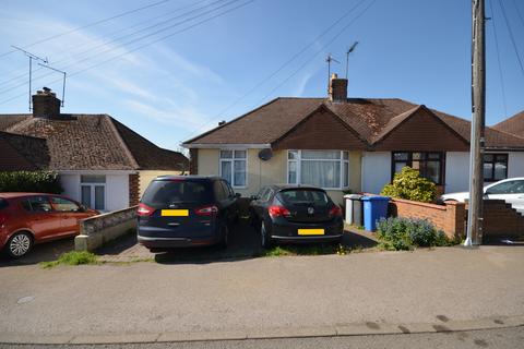 2 bed property, in Bryant Road, £215,000