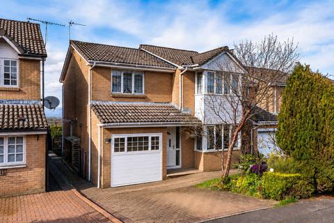 5 bed property, in Gardrum Gardens, £285,000