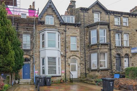 8 bed property, in Mount Parade, £475,000