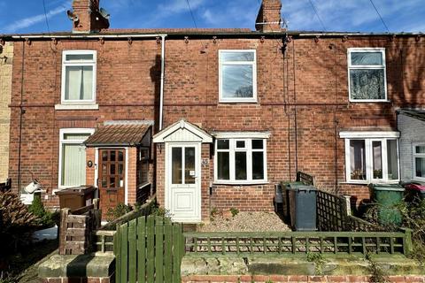 2 bed property, in Park Grove, £120,000