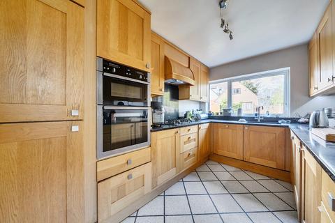 3 bed property, in High Street, £500,000