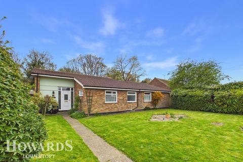3 bed property, in Sands Lane, £340,000
