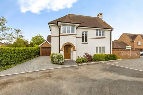 3 bed property, in Rushy Field, £550,000