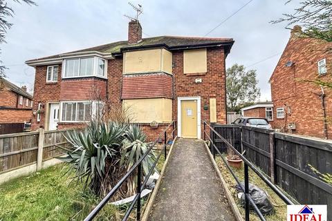3 bed property, in Lawn Avenue, £115,000