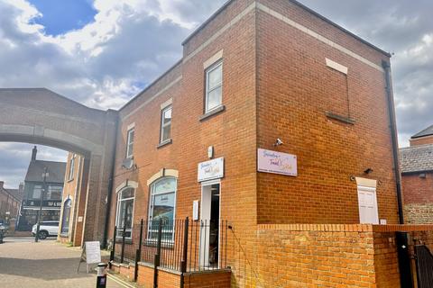 2 bed property, in 7 Godwin Court, £85,000