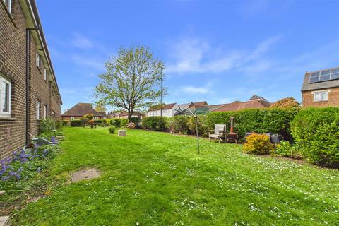 1 bed property, in Riverside, £125,000