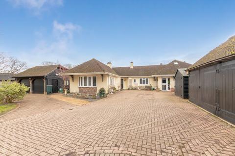 4 bed property, in The Broyle, £950,000