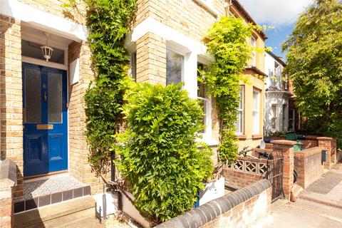 5 bed property, in Temple Street, £850,000